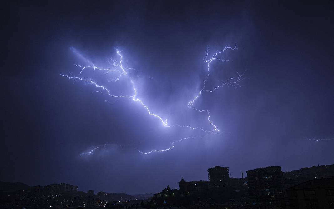 Ankara’da gece gündüze döndü 13